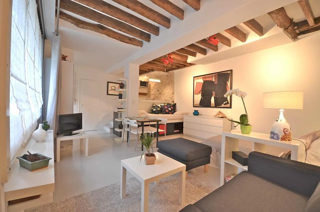 Apartment Gallery Paris